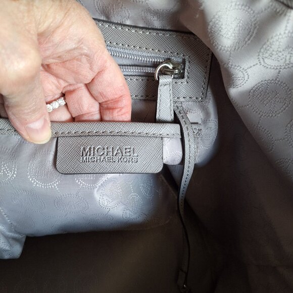 Authentic Michael Kors Leather Micro Stud Center Stripe Tote - Size MD - Picture 7 of 9